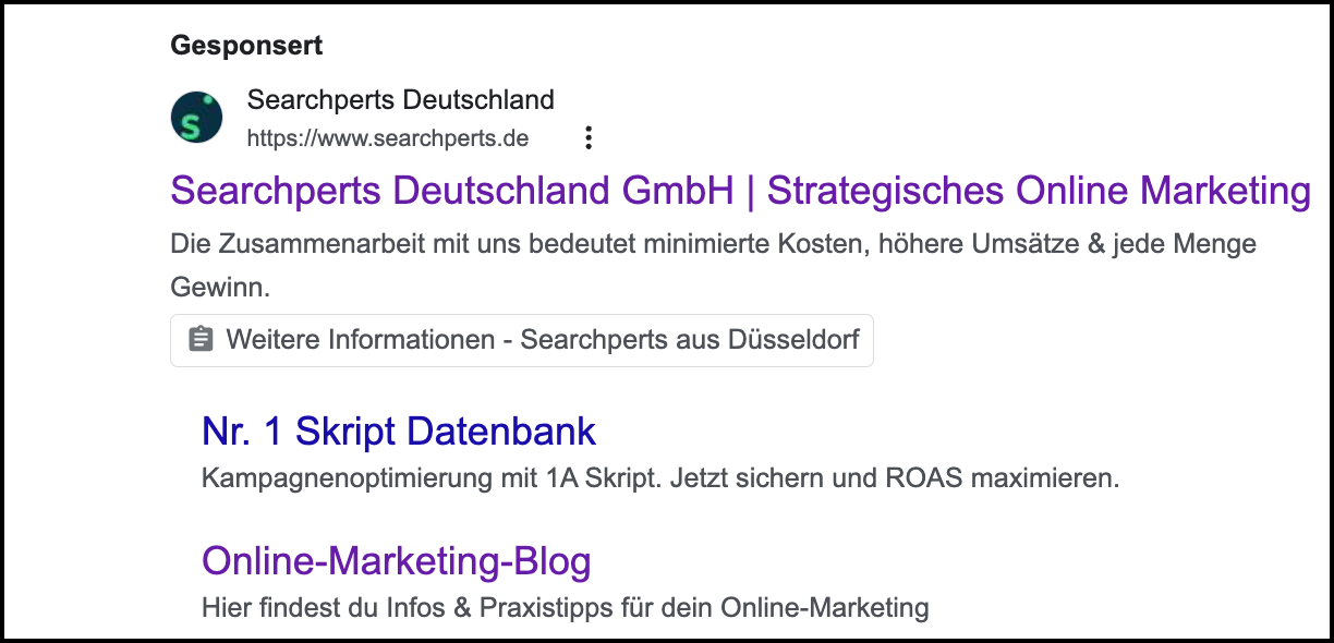 Anzeige von „Searchperts Deutschland“, die Sitelinks wie „Nr. 1 Skript Datenbank“ und „Online-Marketing-Blog“ enthält. Diese Erweiterung bietet Nutzern direkten Zugang zu verschiedenen Unterseiten.